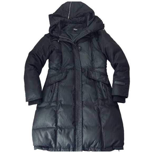 DKNY - Women’s Long Quilted Puffer Coat - Size Medium - Picture 16 of 16